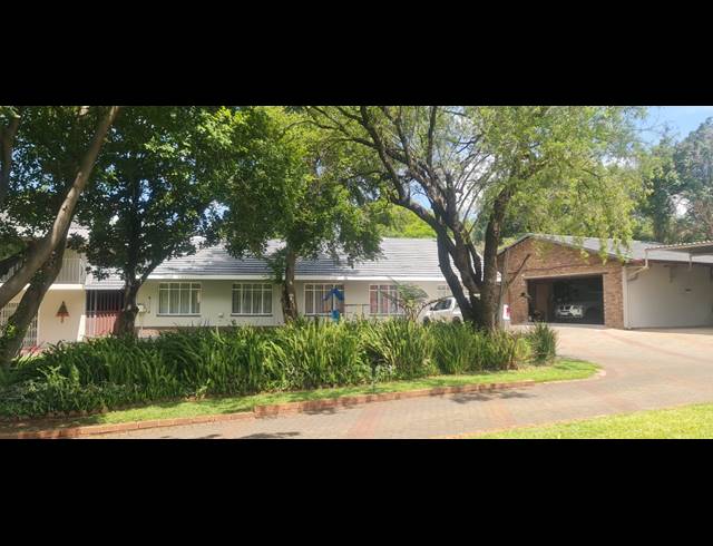4 BEDROOM HOUSE FOR SALE IN PROTEA PARK